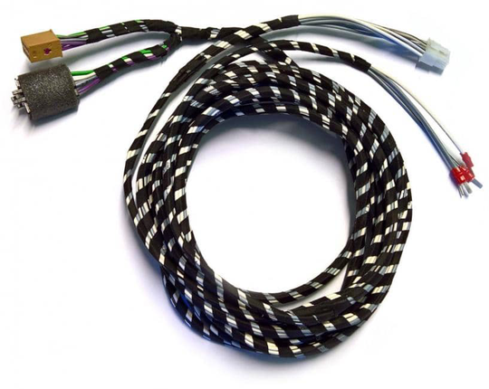 AH-AMPC-2CH5 vahvistimen asennuskaapeli 5m, Quadlock
